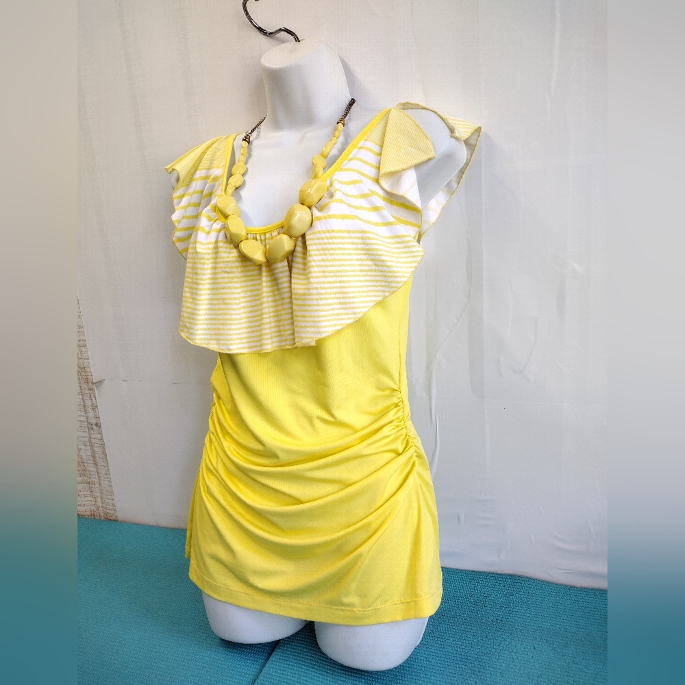 NWT Peppe Peluso Women's sleeveless Embellished Blouse Ruffle Collar Size M